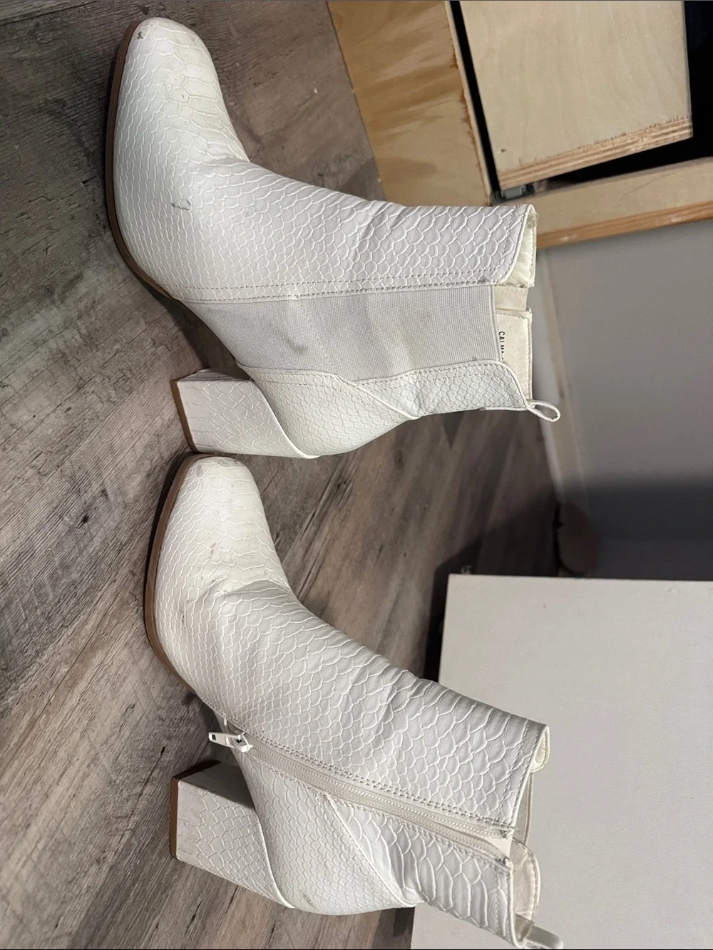 Pierre Dumas White Textured Ankle Booties